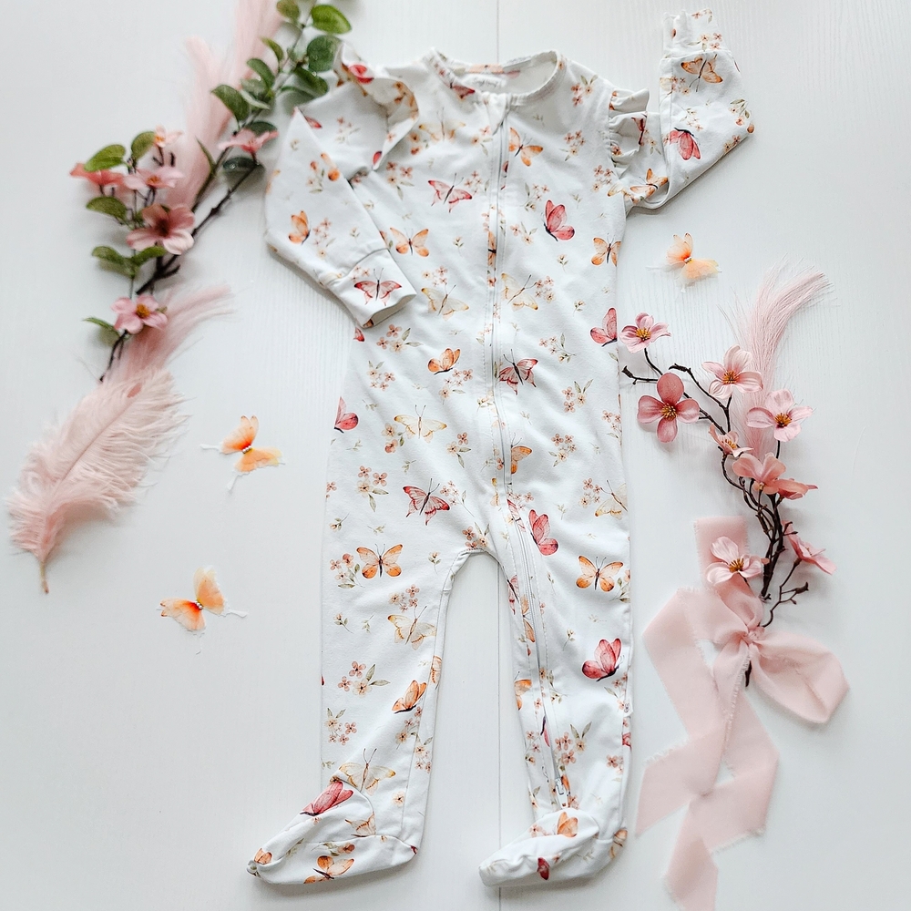 Snuggle Hunny Floral Zip Footie with Frill, Like New, Size 1 / 12-18 Months